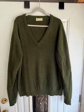 Vintage Tom Scott Olive V-Neck Men's Cashmere Sweater